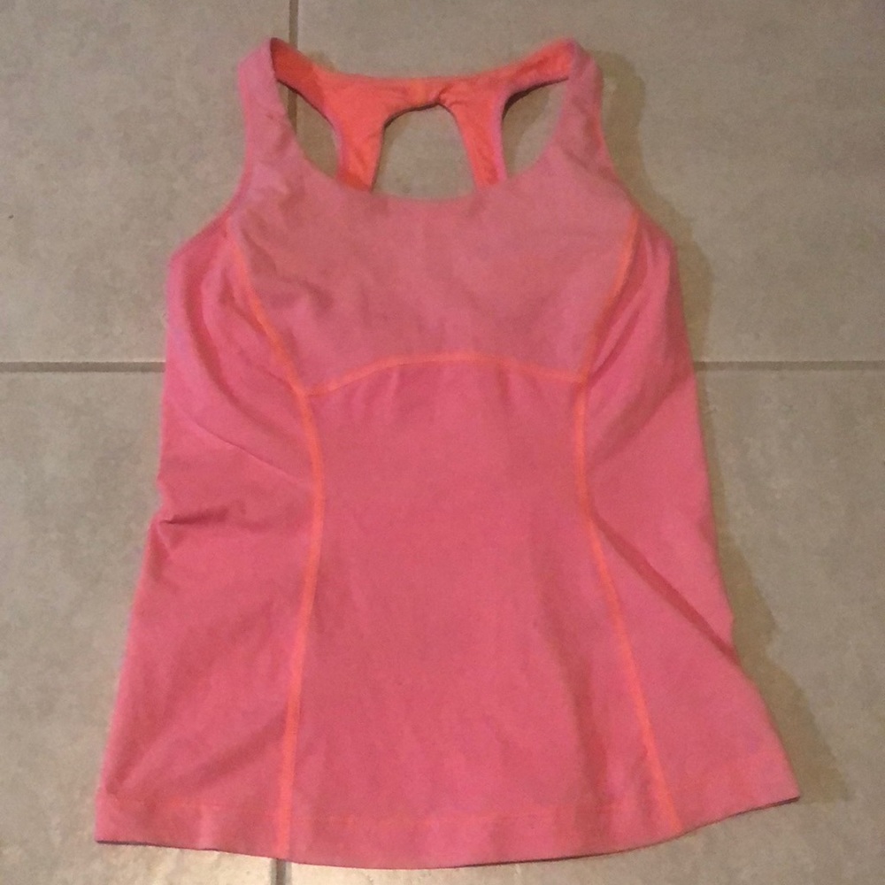 Lululemon Athletica scoop neck workout too Fitted